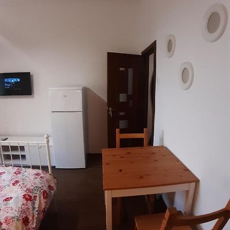 בוקרשט Romantic Calm Apartments Piata Universitate מראה חיצוני תמונה